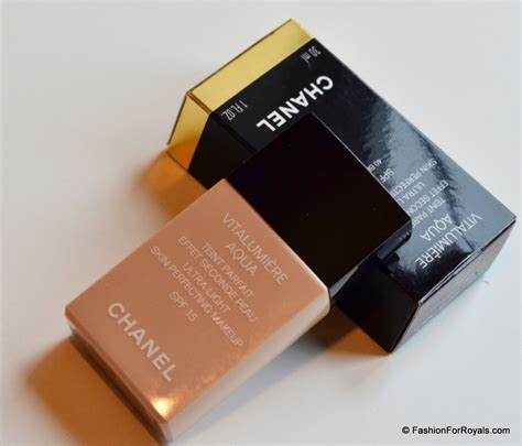 chanel foundation aqua vitalumiere|Chanel vitalumiere foundation 40 beige.